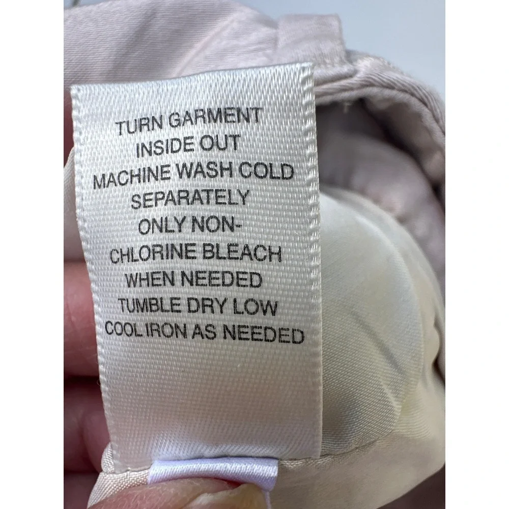 White House Black Market Embroidered Metallic Shorts Size 00‎ Champagne Pink